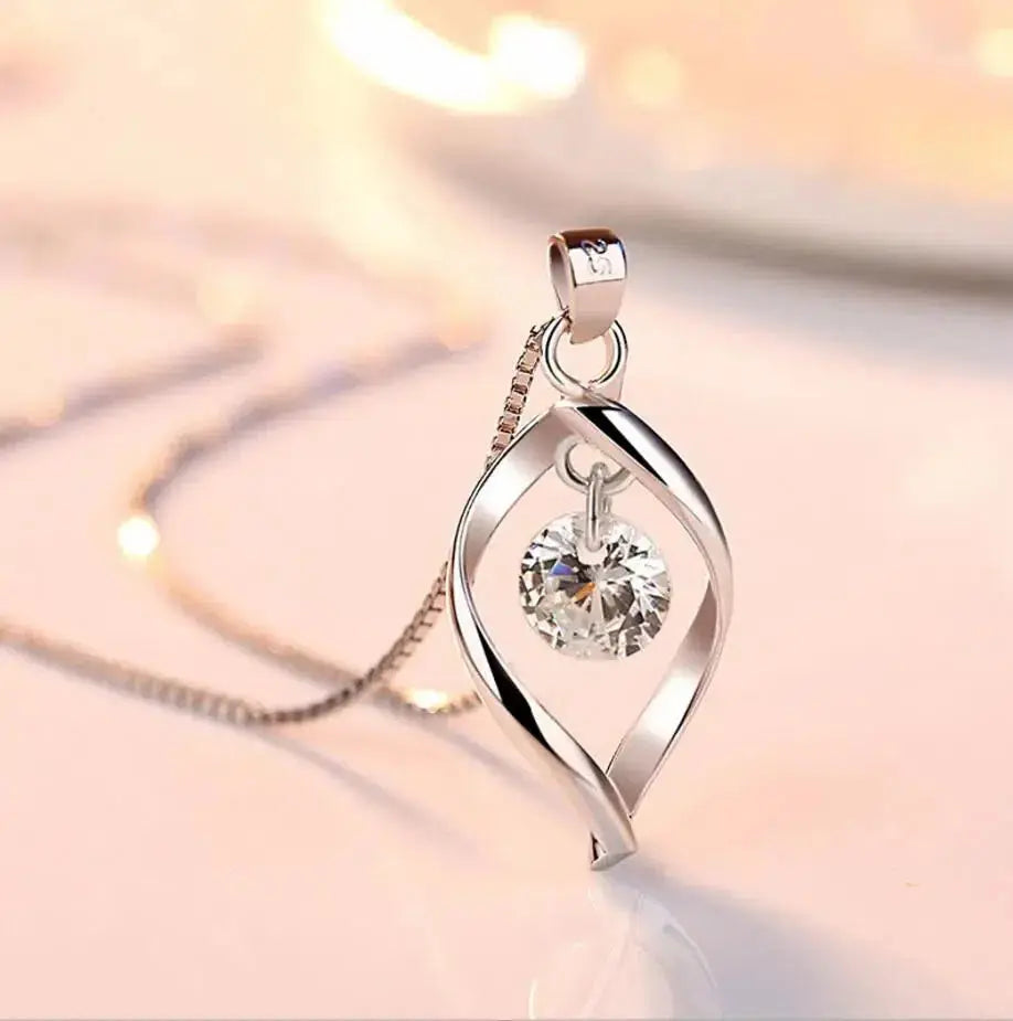 Collar de plata con circonita