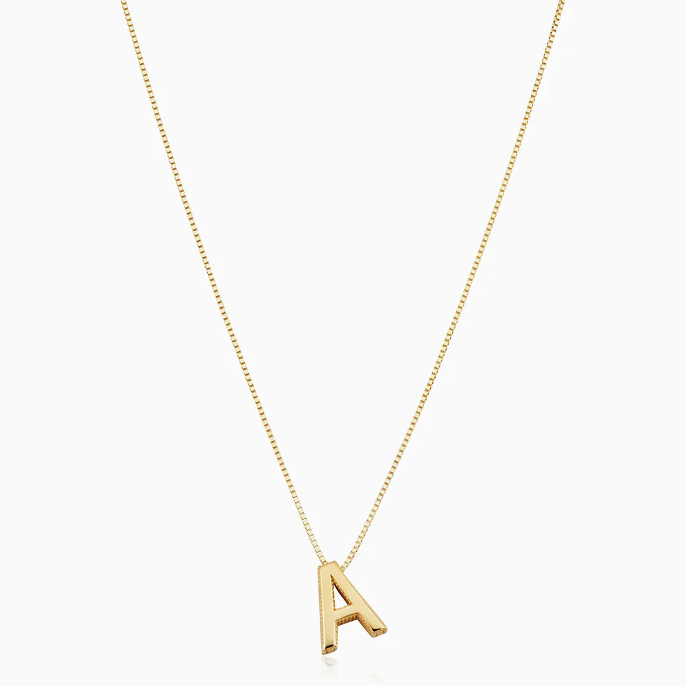 Collar con inicial de letra de amor