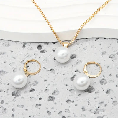 Set de joyas con perlas “Golden Grace”